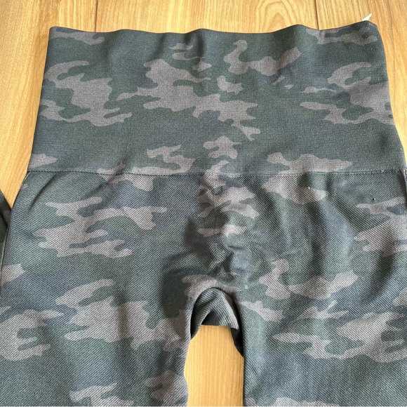 Spanx camo Leggings - Picture 5 of 12